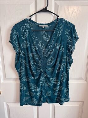 Louis V Neck Cap Sleeve Knit Top